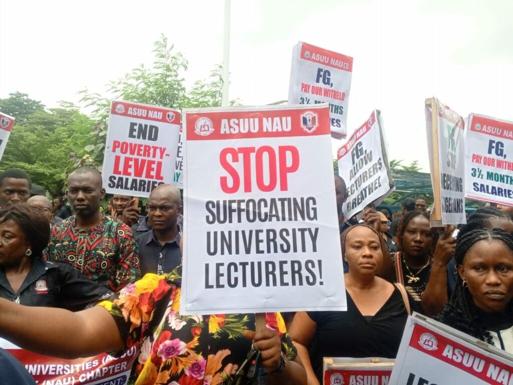 ASUU-members-protesting
