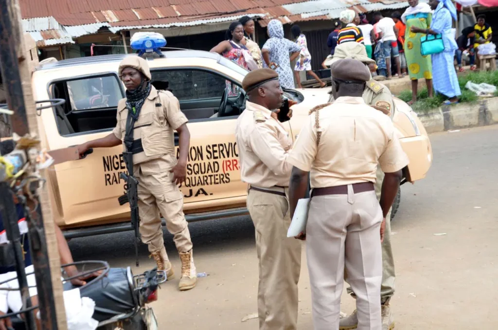 Nigerian Immigration, Police Officers Reject N4 Million Bribe From Murder Suspect 