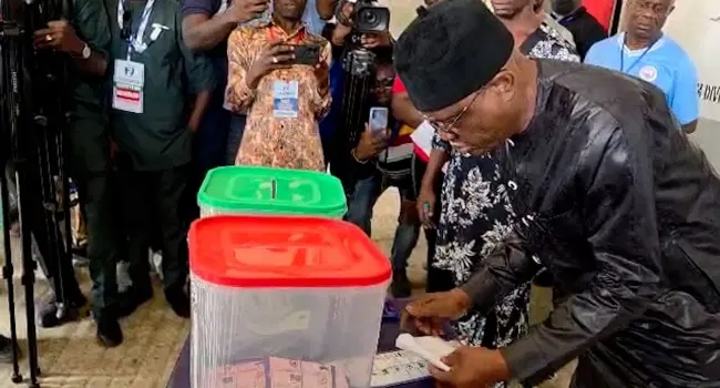 FCT Minister Nyesom Wike cast his ballot at Ward 9, Polling Unit 7, Rumuepirikom, Obio-Akpor Local Government Area, Rivers State