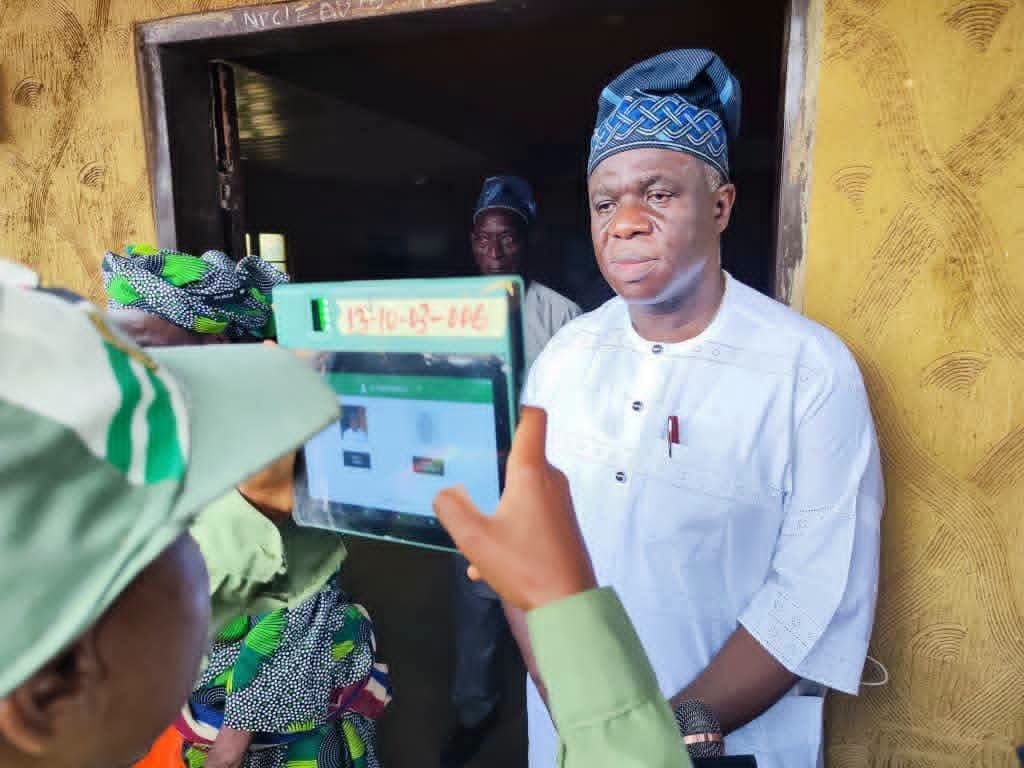 Ekiti Decides: PDP Candidate Oluyede Votes, Alleges BVAS Glitches