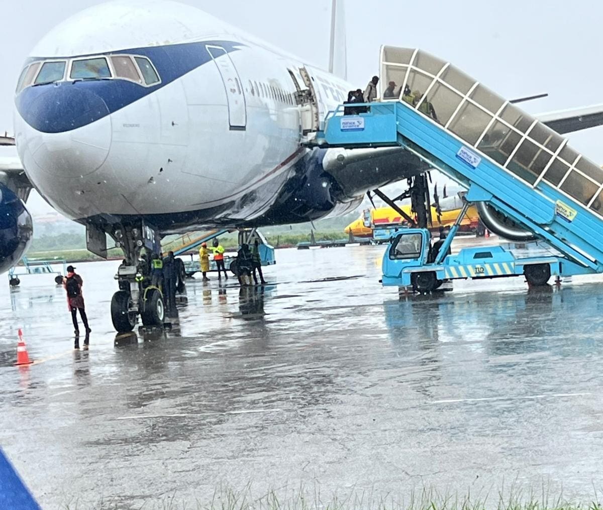 FG evacuate 269 nigerians from south africa