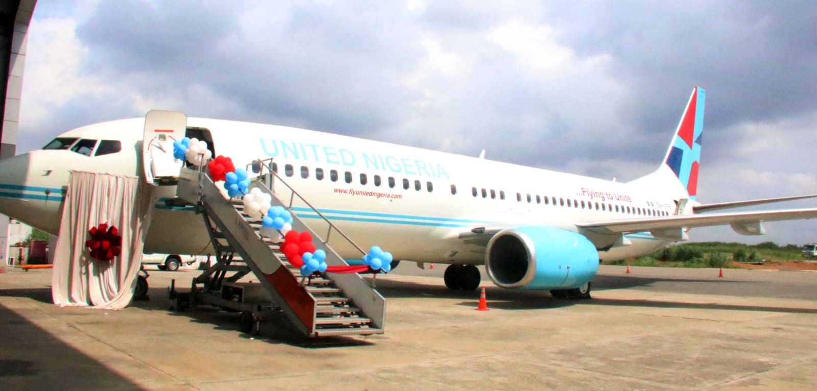 United Nigeria Airlines Unveils 2 New Aircraft, Names after Chinua Achebe, Obi of Onitsha