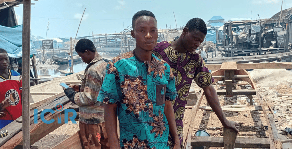 Agemo Atiatan, one of the boat builders – Photo by Ehime Alex